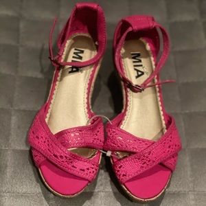 NWT Mia wedge cork sandal with adjustable ankle strap - pink / big girl’s size 1